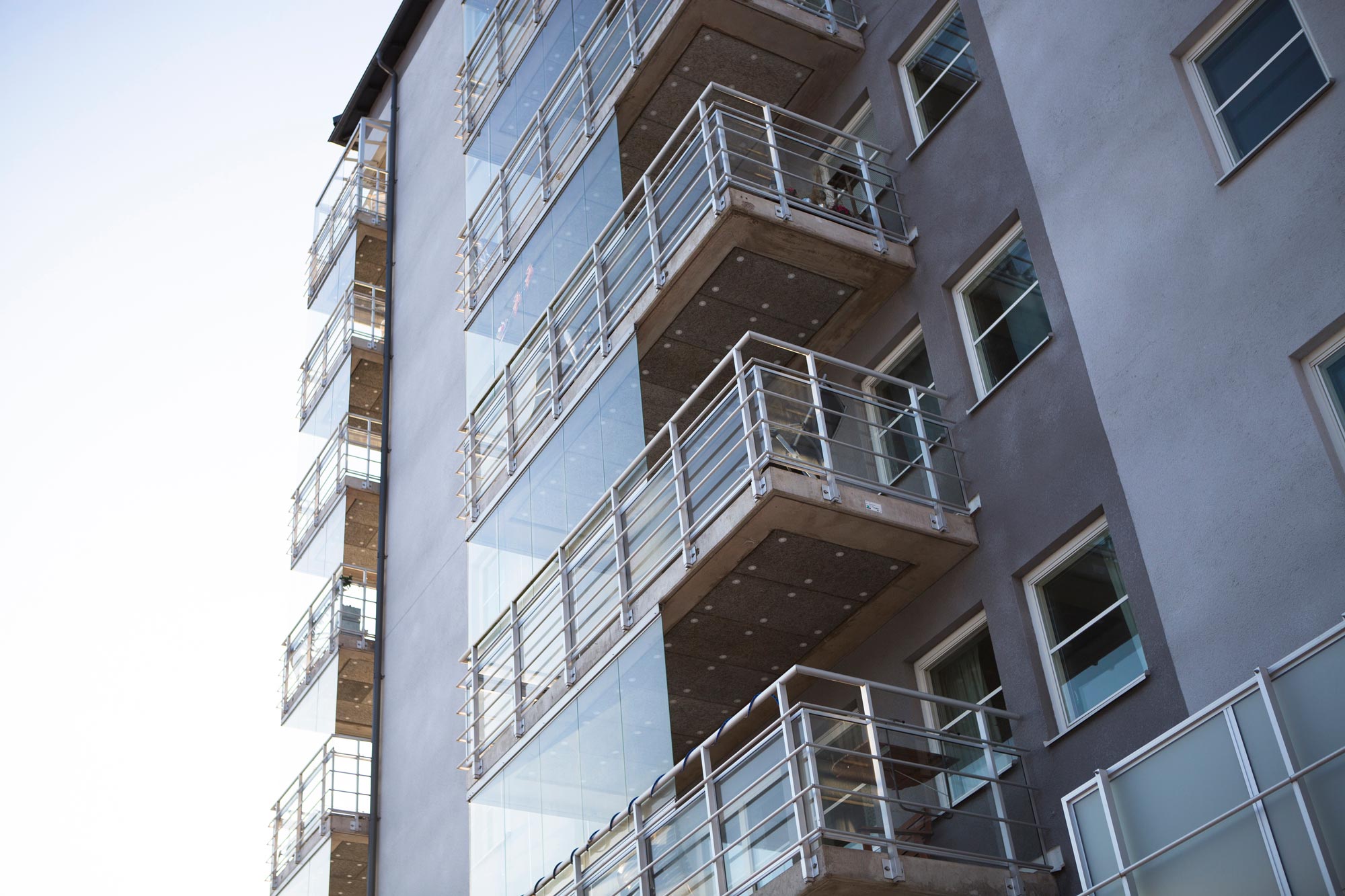 Balkonger på ett lägenhetshus